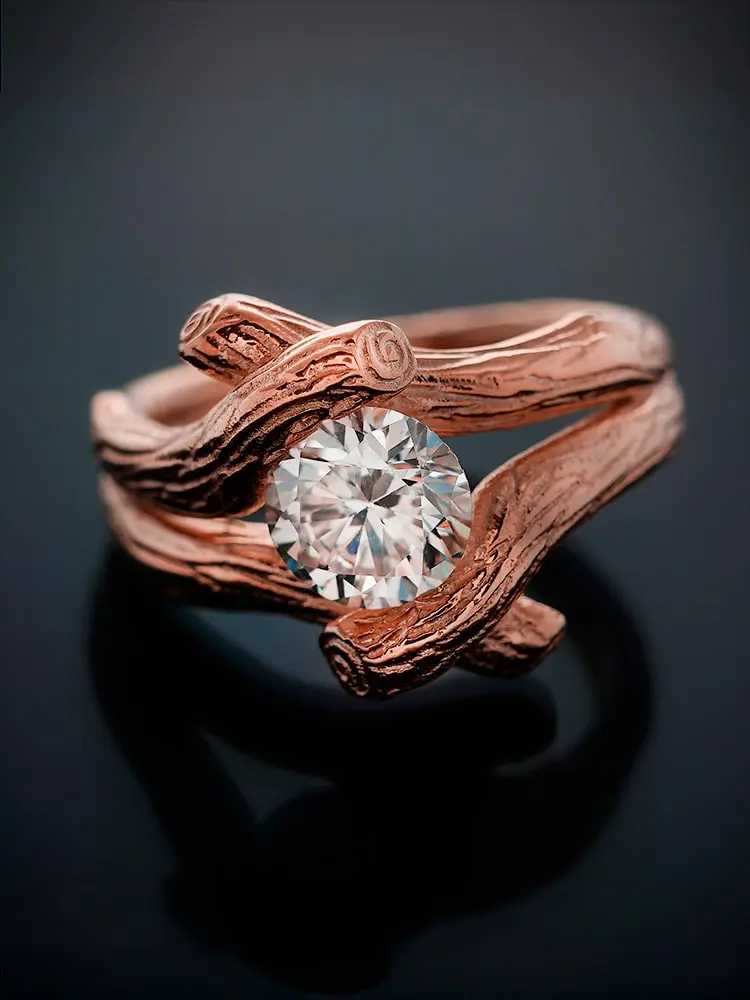 Wooden textured ring rose gold