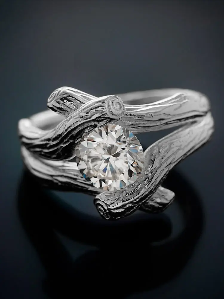 Wooden texture ring white gold