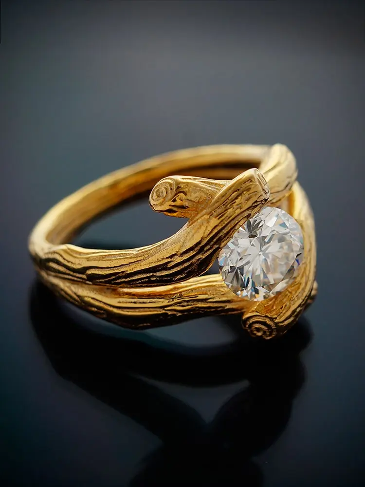 Wooden texture ring gold
