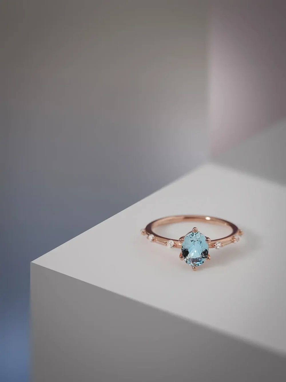 Elegant blue topaz ring in rose gold setting