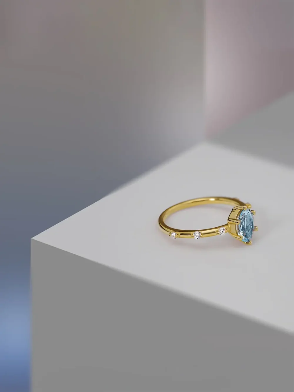 Luxurious blue topaz and moissanite ring in 925 sterling silver