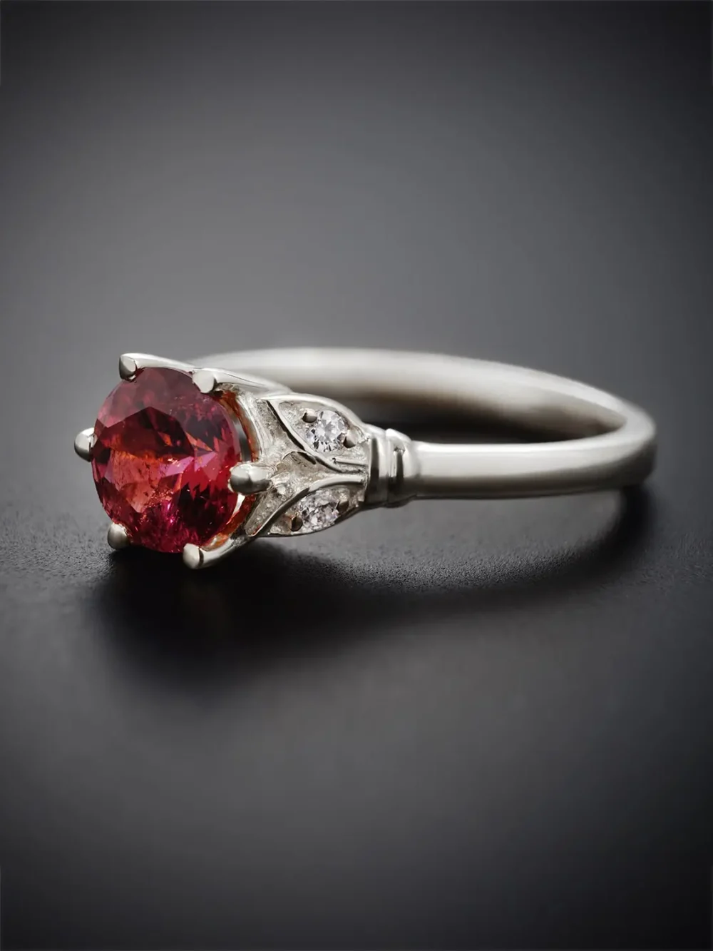 Luxurious rubellite tourmaline ring with white gold plating